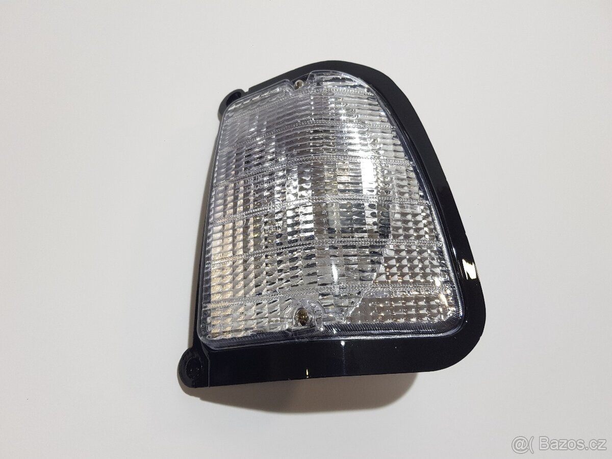 Přední směrovka/blinkr bílý ŠKODA M 105, 120, 130, Rapid