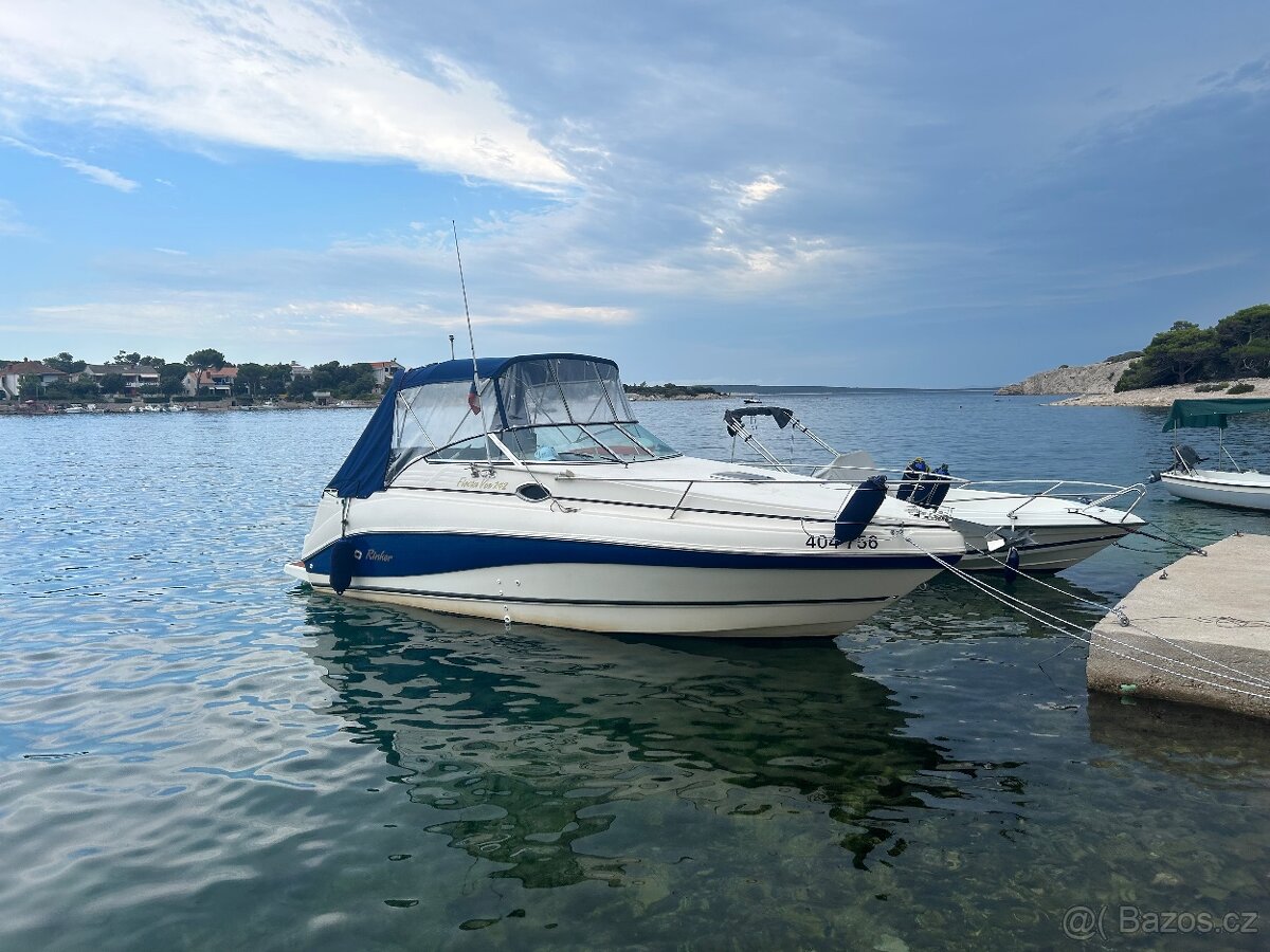Prodám kajutovou loď Rinker 242 Fiesta vee
