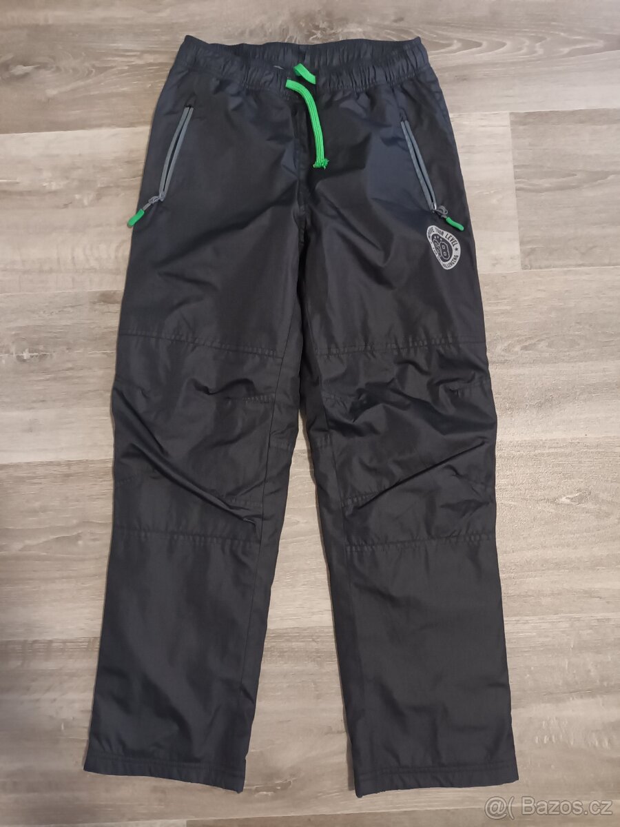 Zateplené kalhoty/sustaky zn. Lewro vel. 140/146