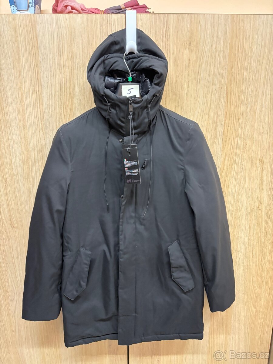 5. Pánská, černá zimní bunda Kennet Street