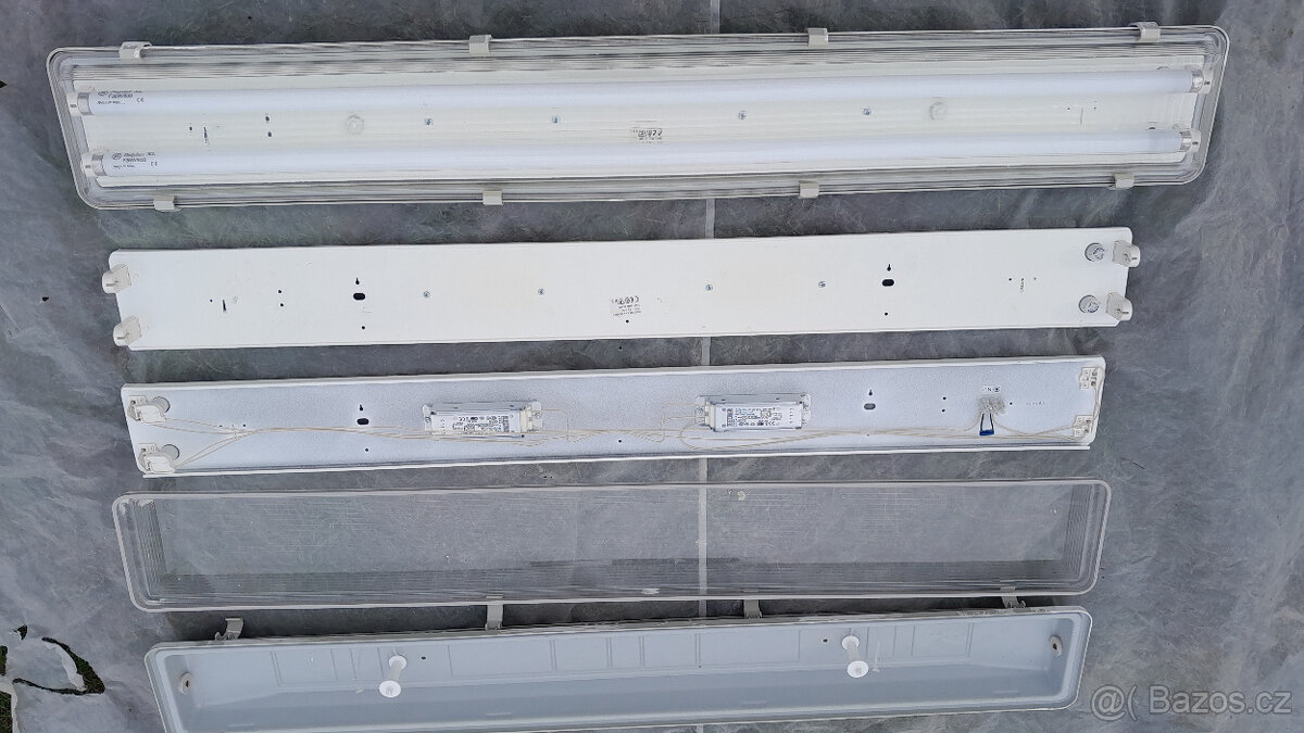 Prodám prachuodolné stropní svítidlo 2 x 36w, 120 cm, víces