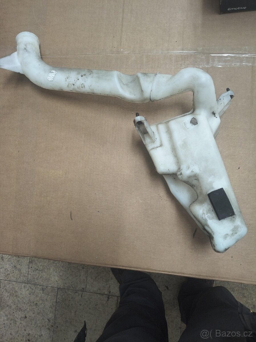 Nádobka ostřikovačů