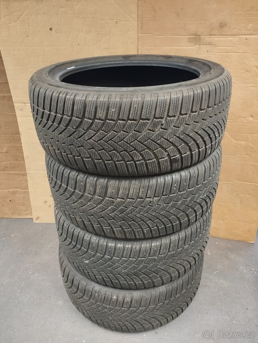 Bridgestone Blizzak 235/45 R18 Zimní