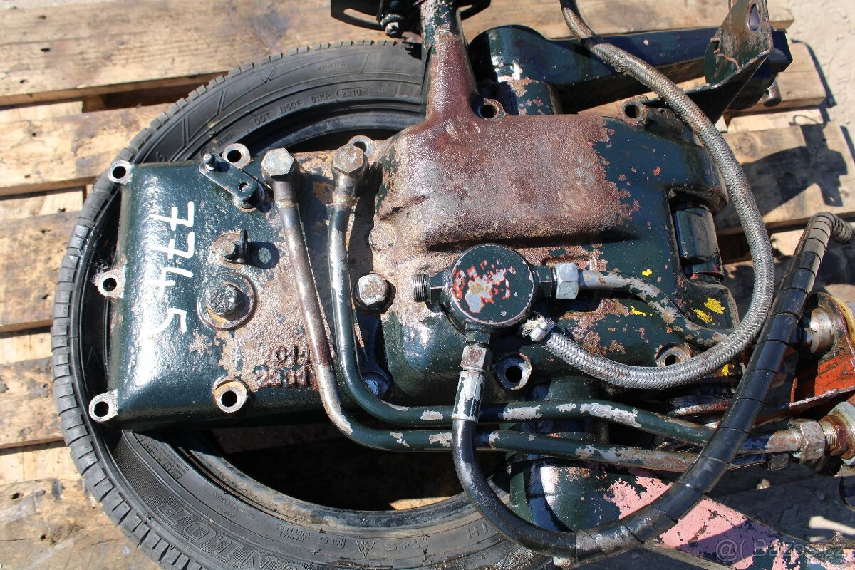 Zetor 7711 7745 víko hydrauliky