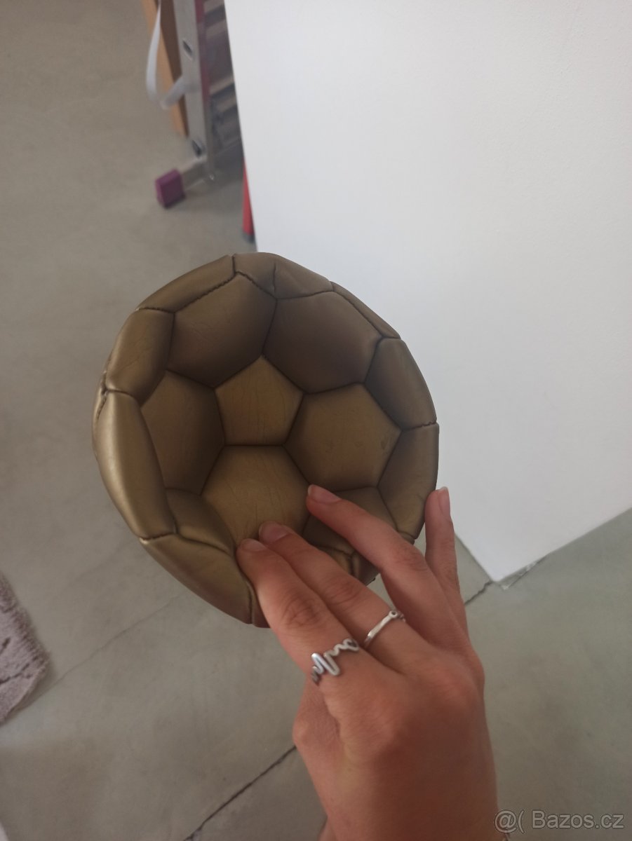 Míč