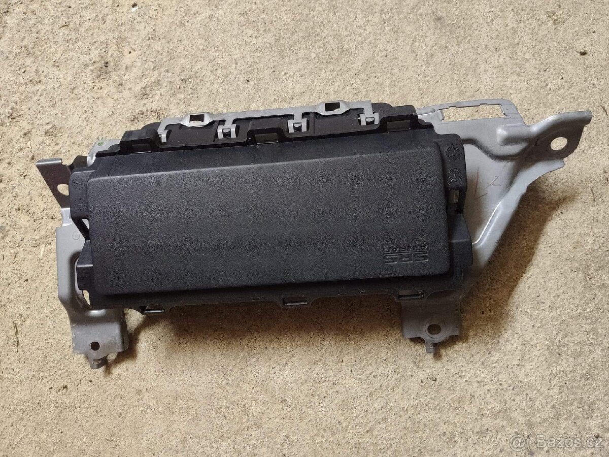Mitsubishi Lancer 2007+ kolenní airbag