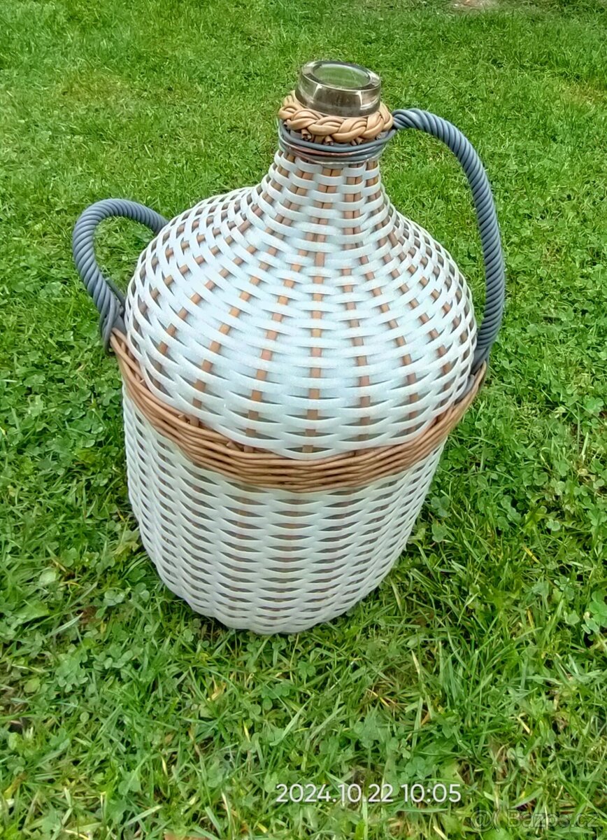 Demižony