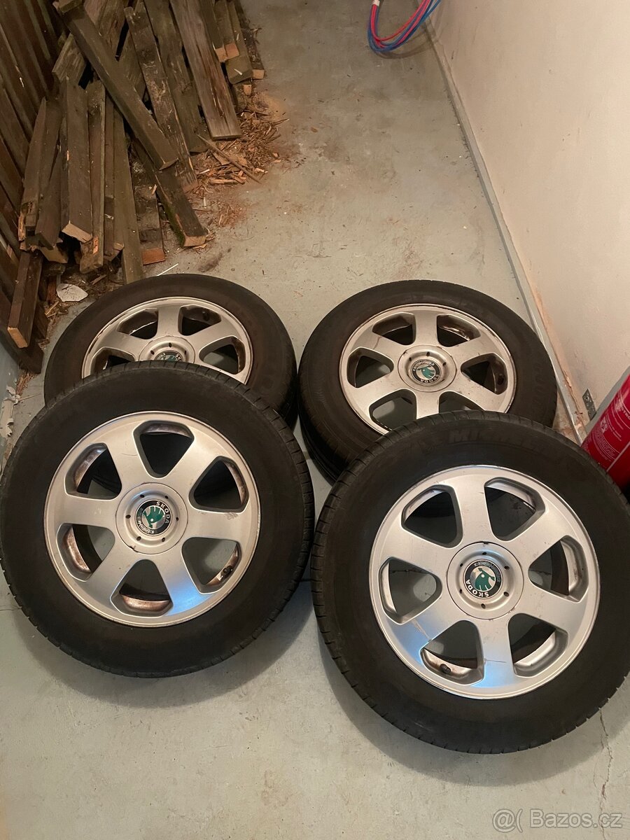 Orginál kola Škoda Octavia r15