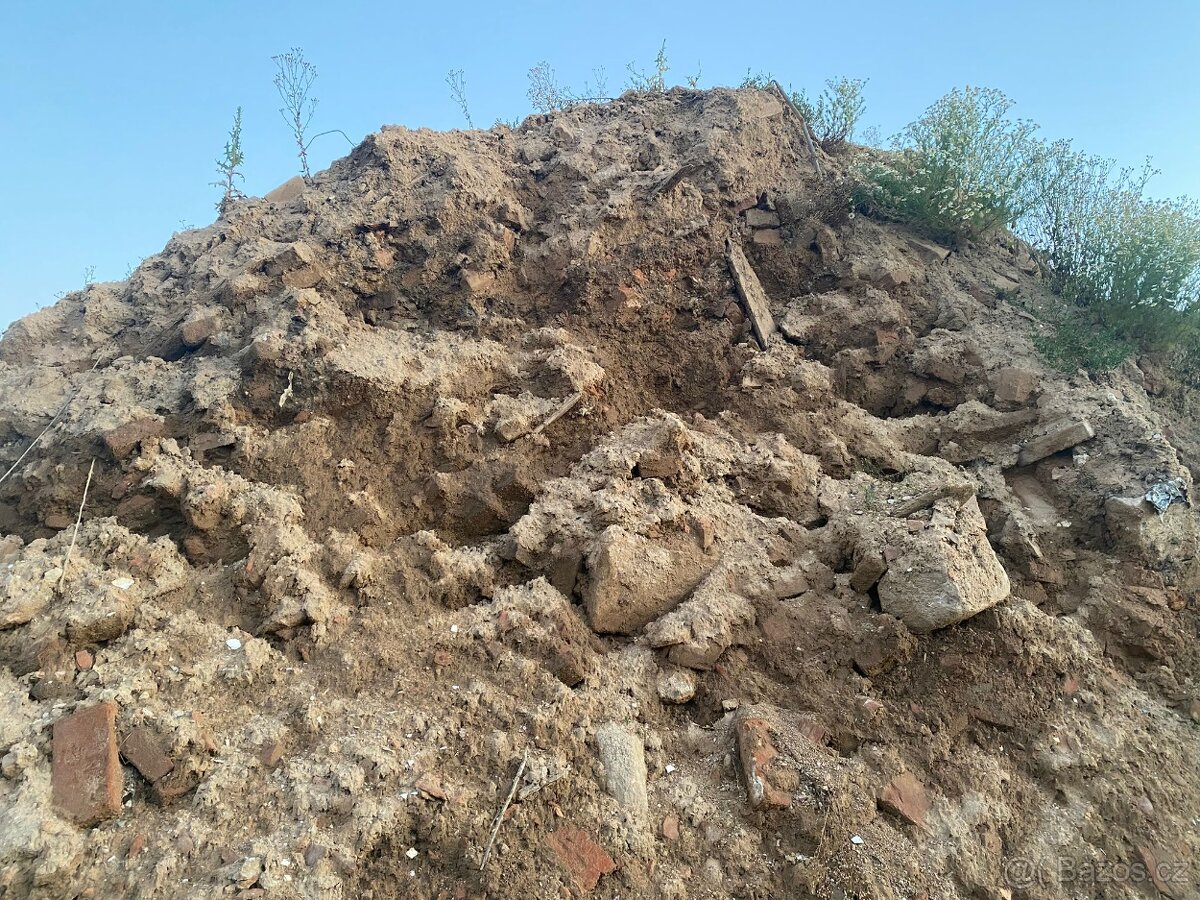 Daruji za odvoz zavážkovou hlínu stavební materiál hlína z