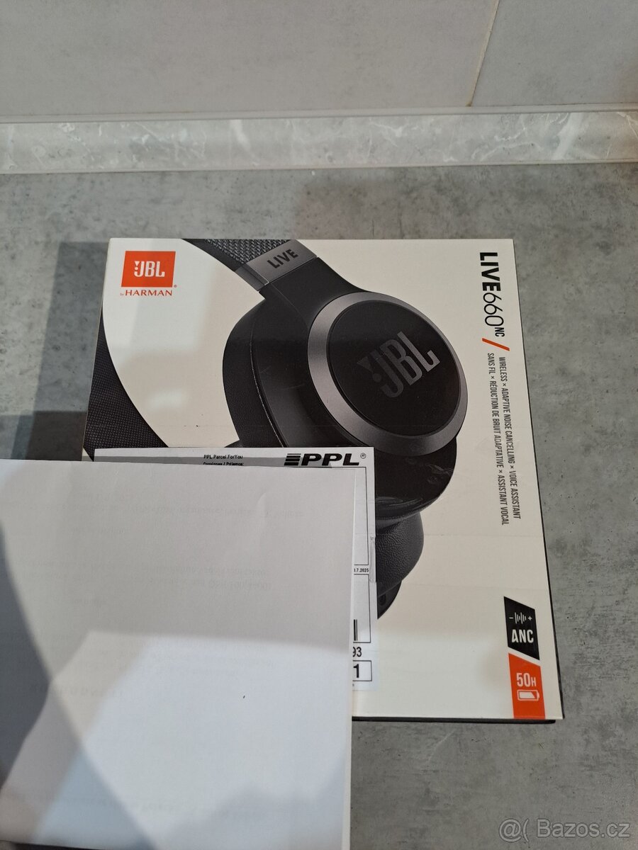 Sluchátka JBL 660nc