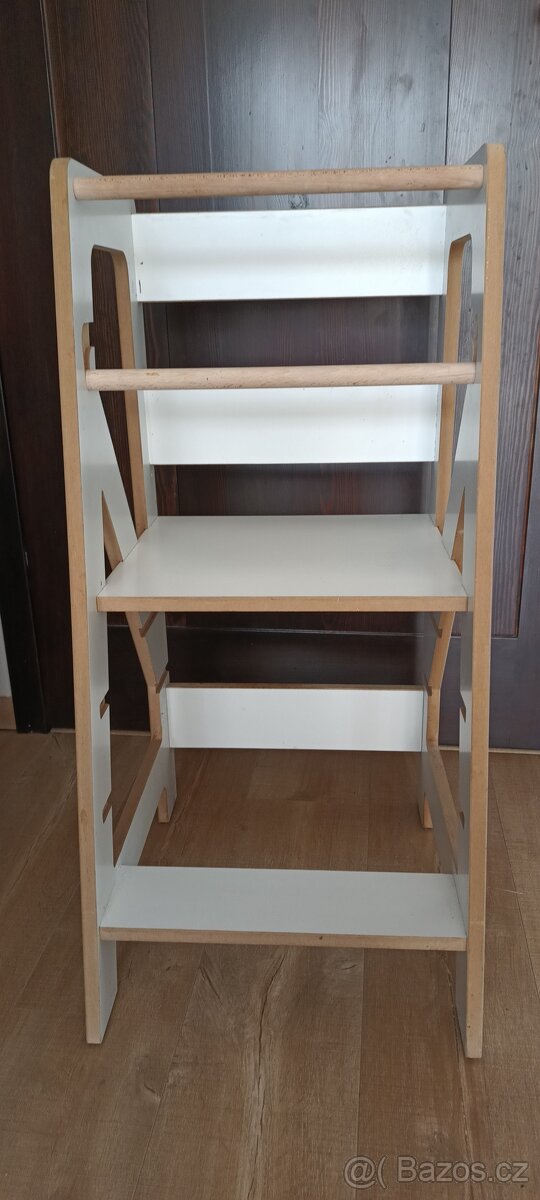 Montessori rostoucí učící věž