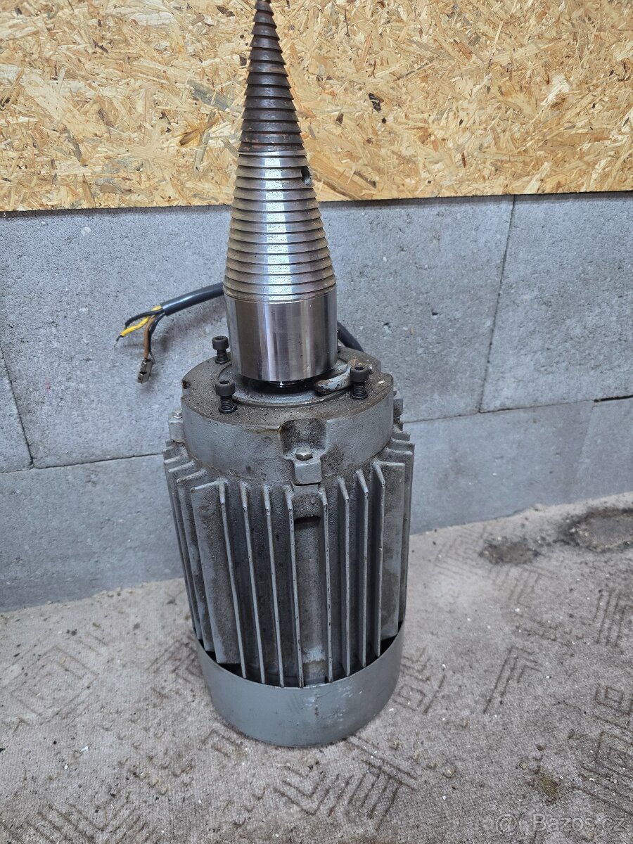 Motor pro štípačku