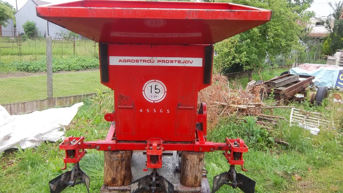 Prodám sazeč brambor SA-074