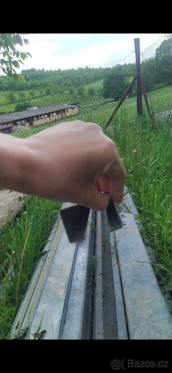 Plechové žlábky, žlaby