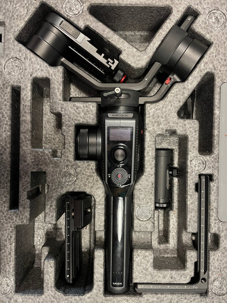 Moza AirCross 2 gimbal