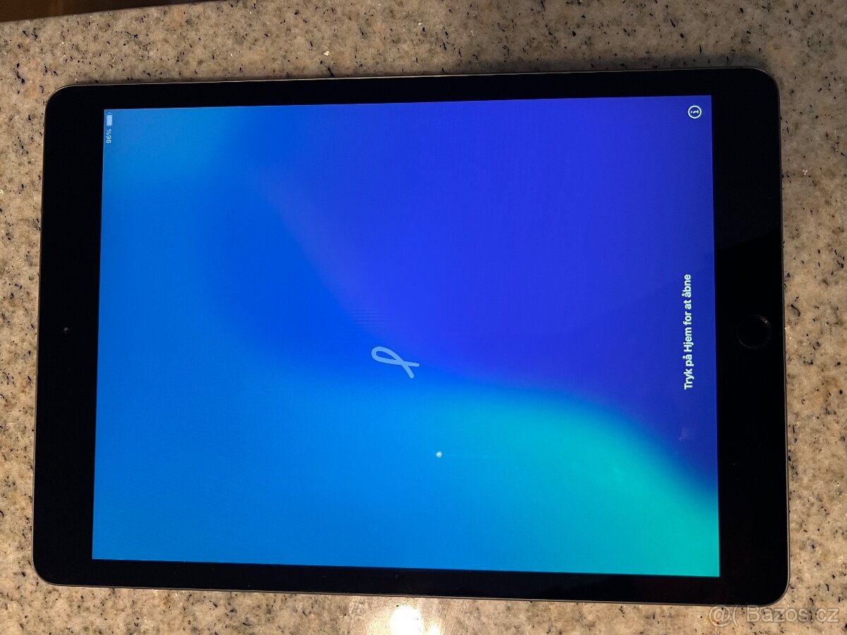 iPad 7 – 128 GB, bez iCloudu a DEP, Praha