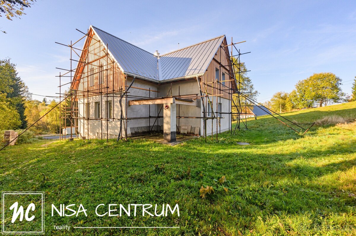 Prodej rodinného domu, 255 m², pozemek 7442 m² v horské obci
