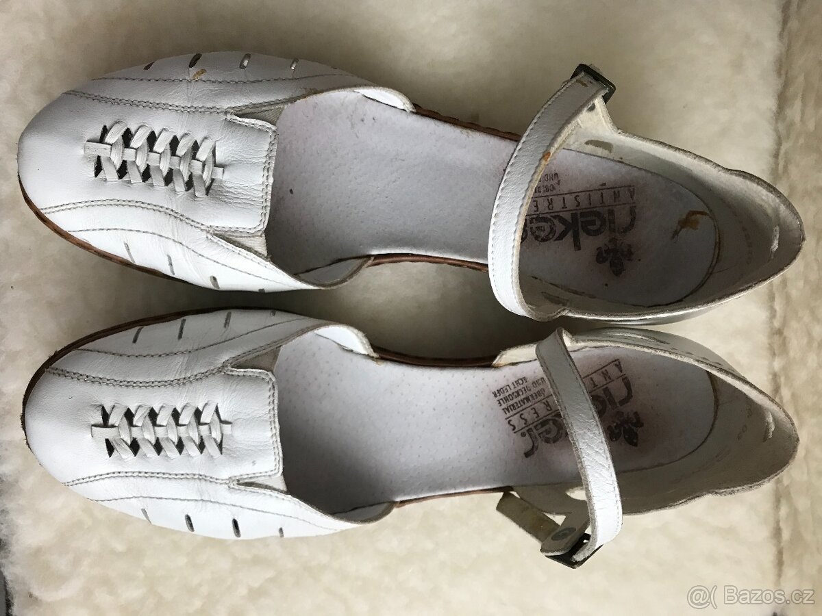 Bílé kožené boty v.41