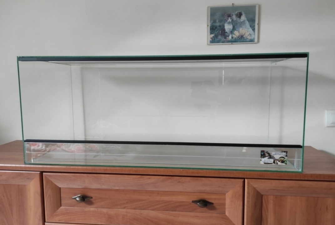 Terárium 100x40x40 Nové .Vhodné pro agamy, želvy hady. Síla