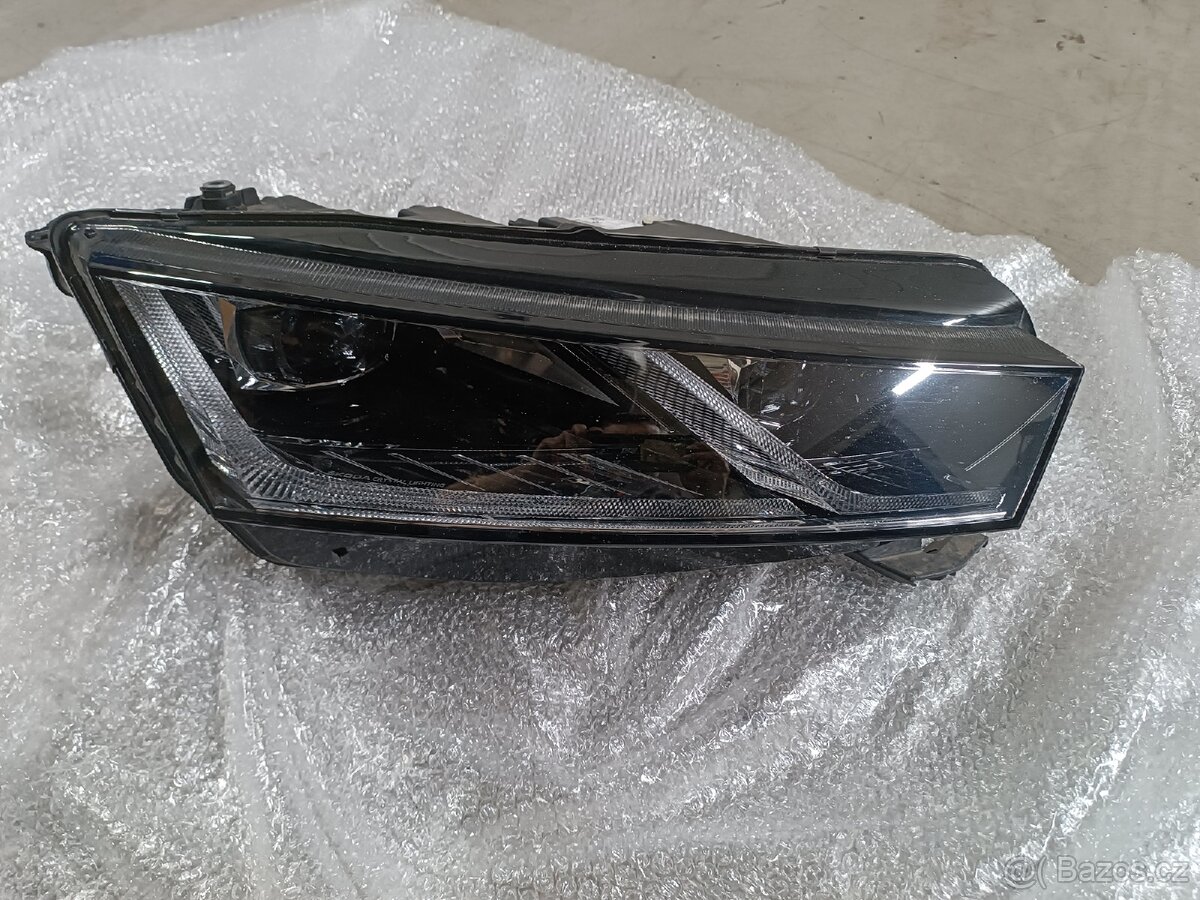 Prave Led světlo Škoda Octavia 4