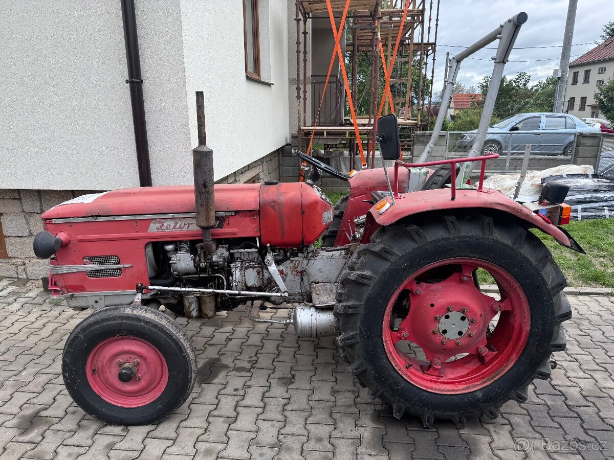 Zetor 2511 s ČR papírama