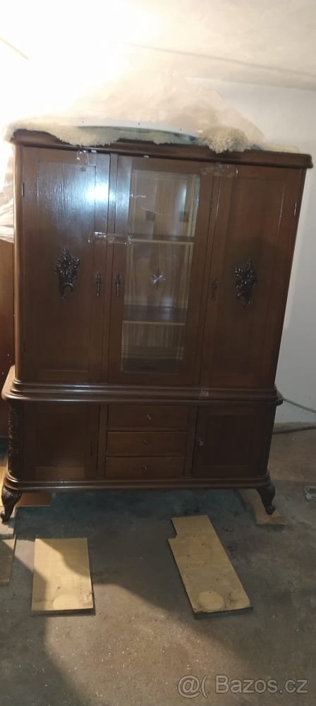 Starožitný sekretář