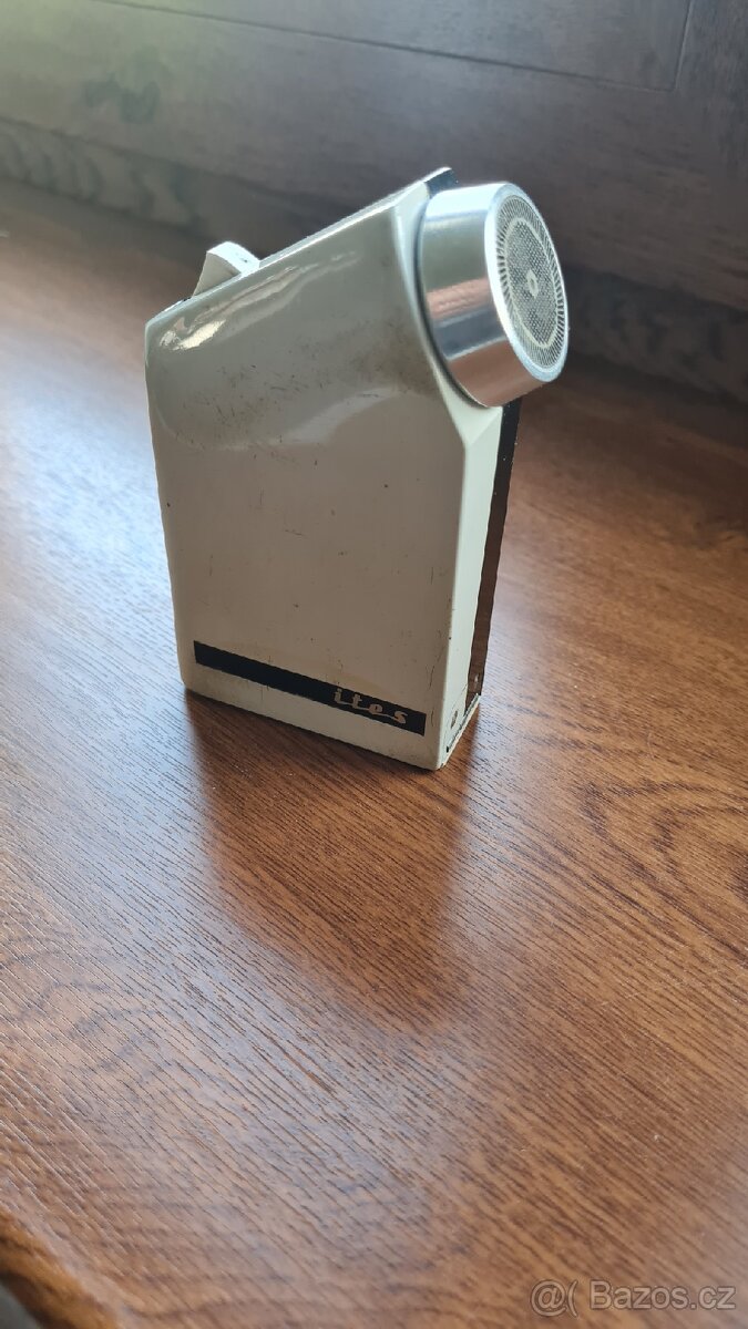 Bateriový holicí strojek ITES