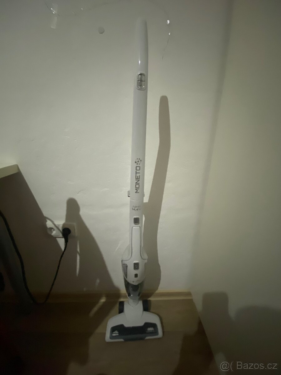 Tyčový vysavač eta aku