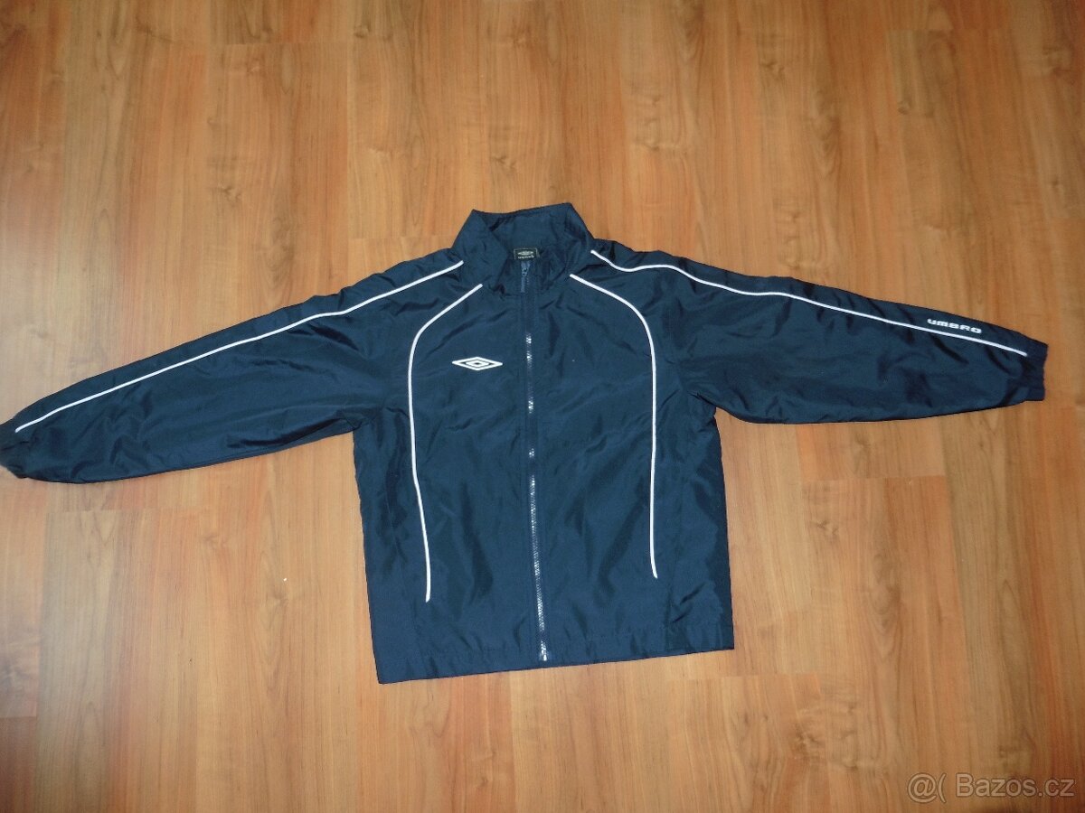 Tmavě modrá bunda UMBRO vel. 134 cm