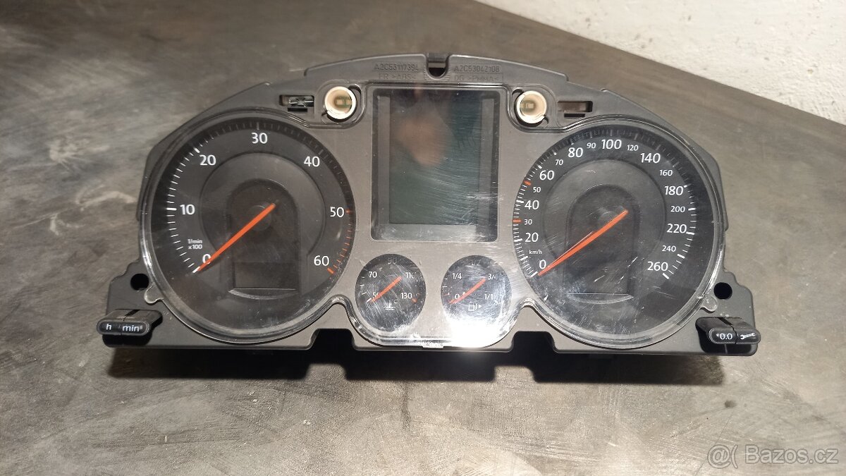 Přístroje VW Passat