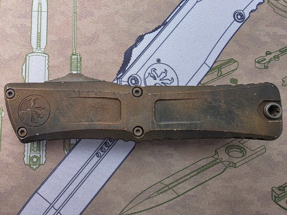 Microtech Combat Troodon Gen III Plague Outbreak