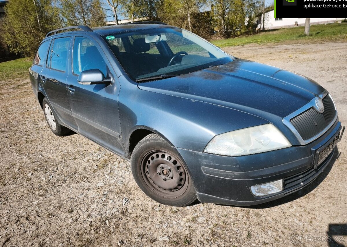 Škoda Octavia v barvě 9901 s motorem BKC