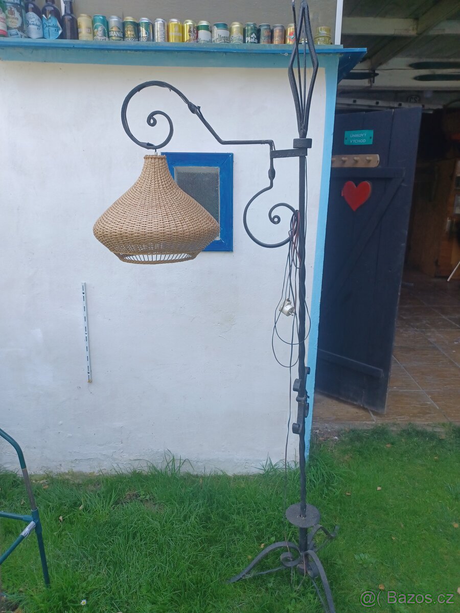Starožitná stojací lampa