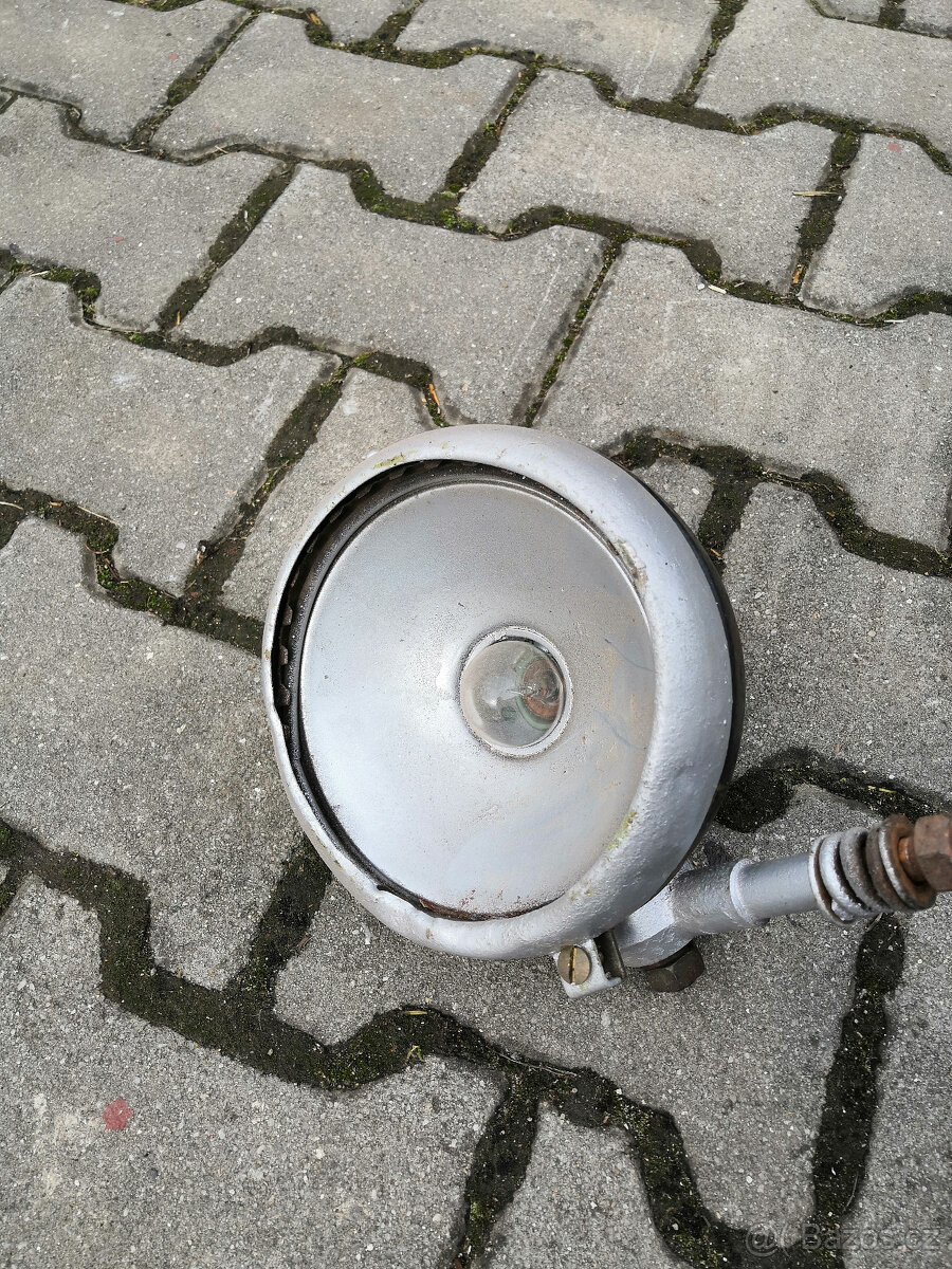 Hledáček asi GAZ, JEEP