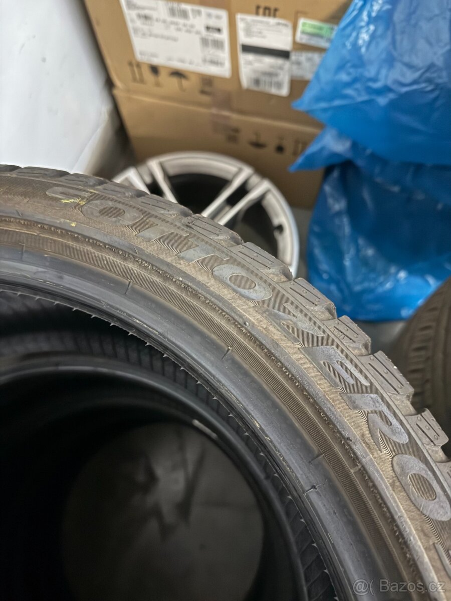 2024 Pirelli Sotto Zero 3 92V 225/40 R18