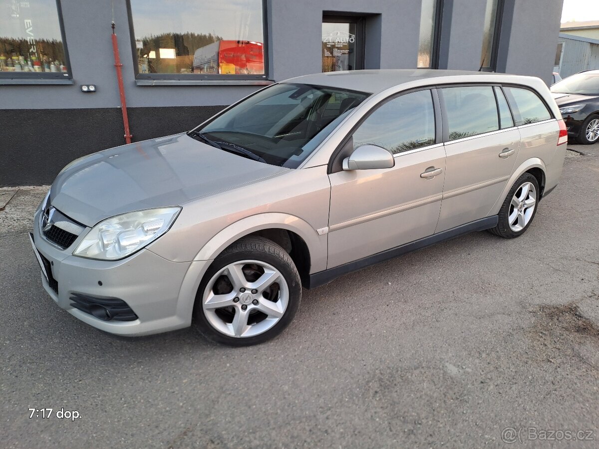 OPEL VECTRA 2.2i BENZÍN 114Kw, r.06,VELMI PĚKNÁ, PÚVOD ČR