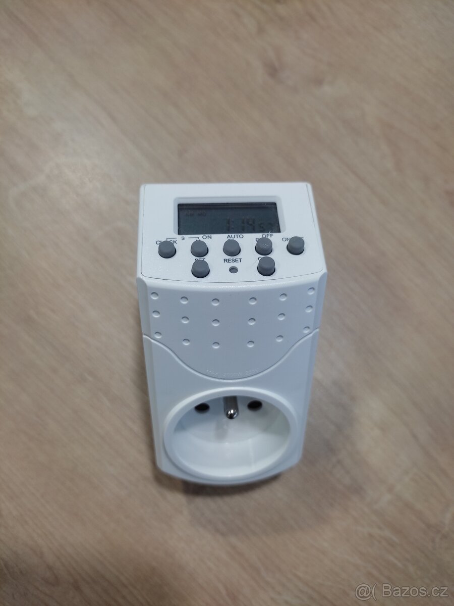Digitální spínací zásuvka EMOS EMT757-F