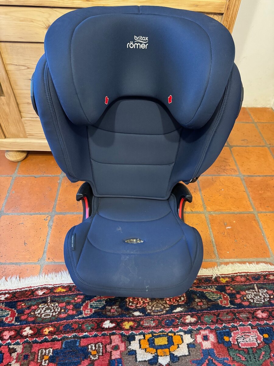 Prodám autosedačku Britax Römer Kidfix III M