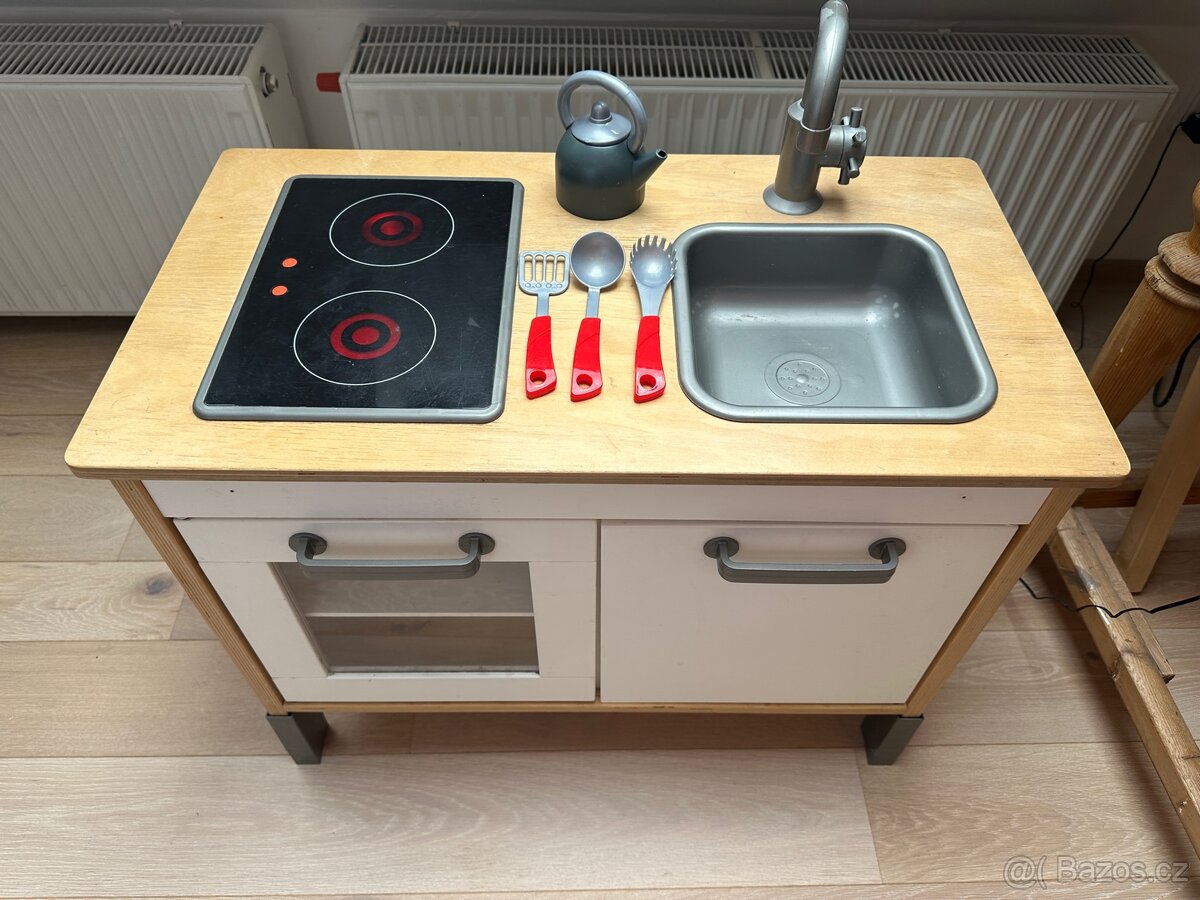 Dětská kuchyňka IKEA s nadobíčkem