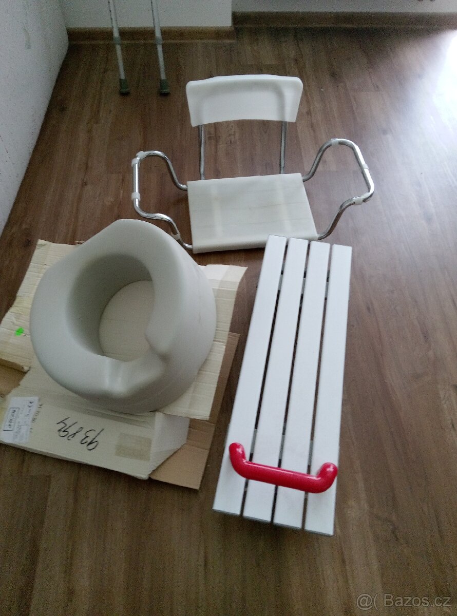 Zdravotní pomůcky pro seniory do koupelny a wc