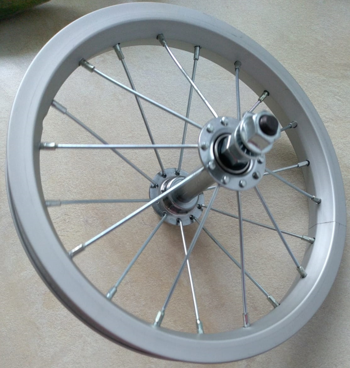 12" ALU ráfek s výpletem a nábojem na dětské kolo, kočárek