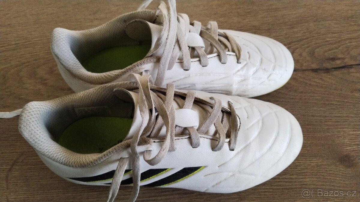 Dětské kopačky ADIDAS vel. 32