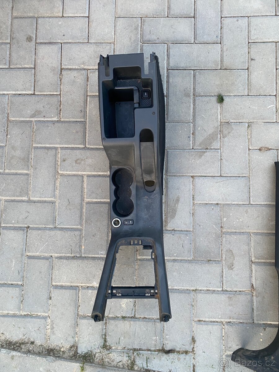 Středový panel a loketní opěrka Škoda Octavia 2 RS 2007