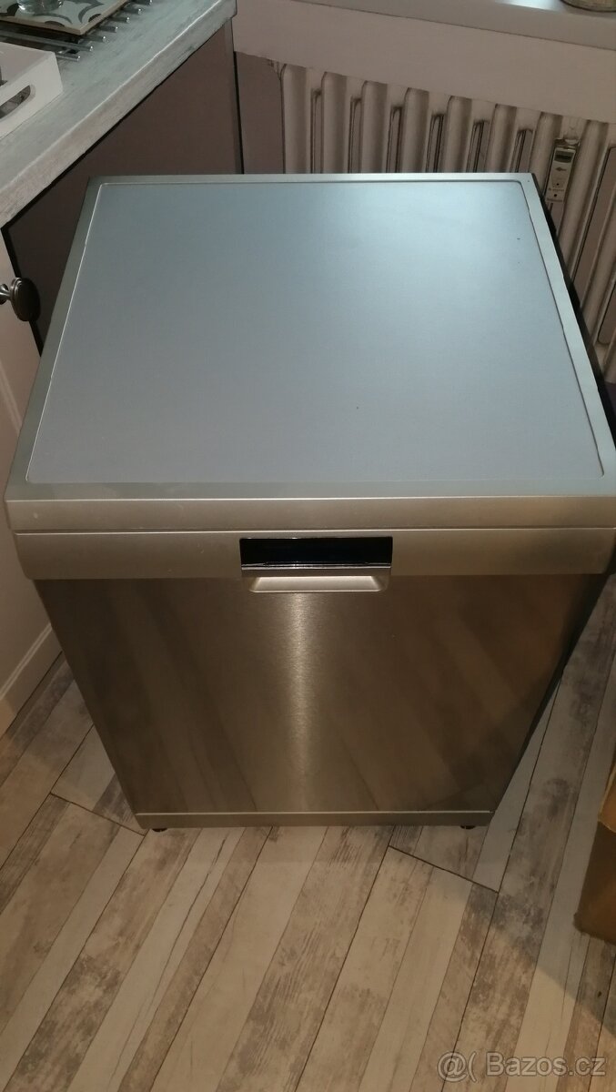 Myčka nádobí Siemens volně stojící