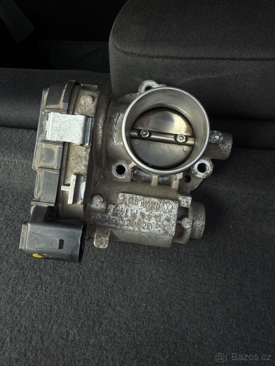 Škrtící klapka 1.0 mpi 44 kw. Kod 04C133062D.