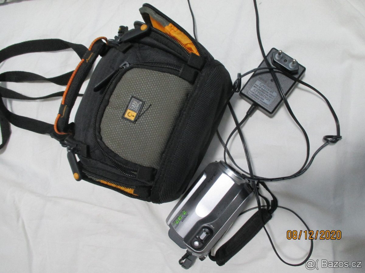 Videokamera JVC + kamera na potápění ,sport ,kolo