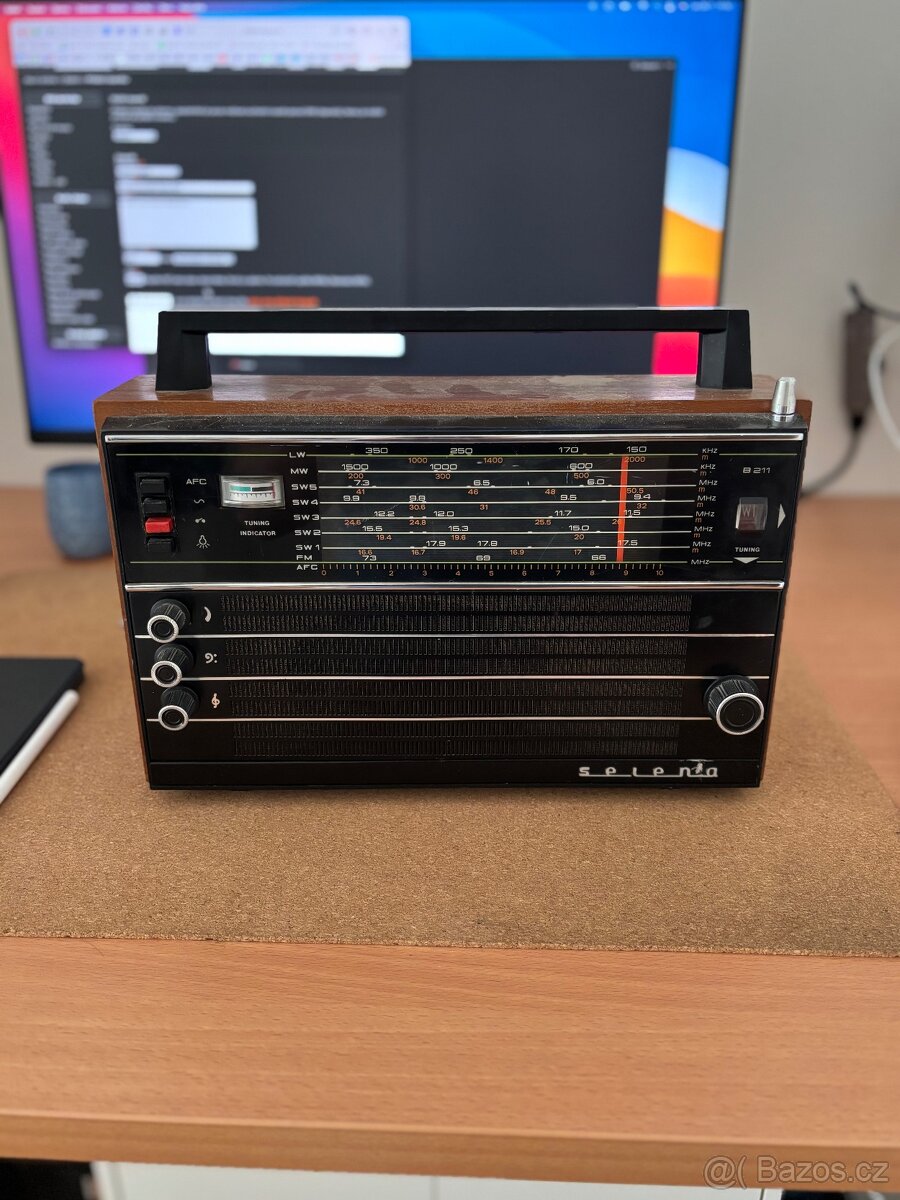 Vícepásmové rádio Selena B211