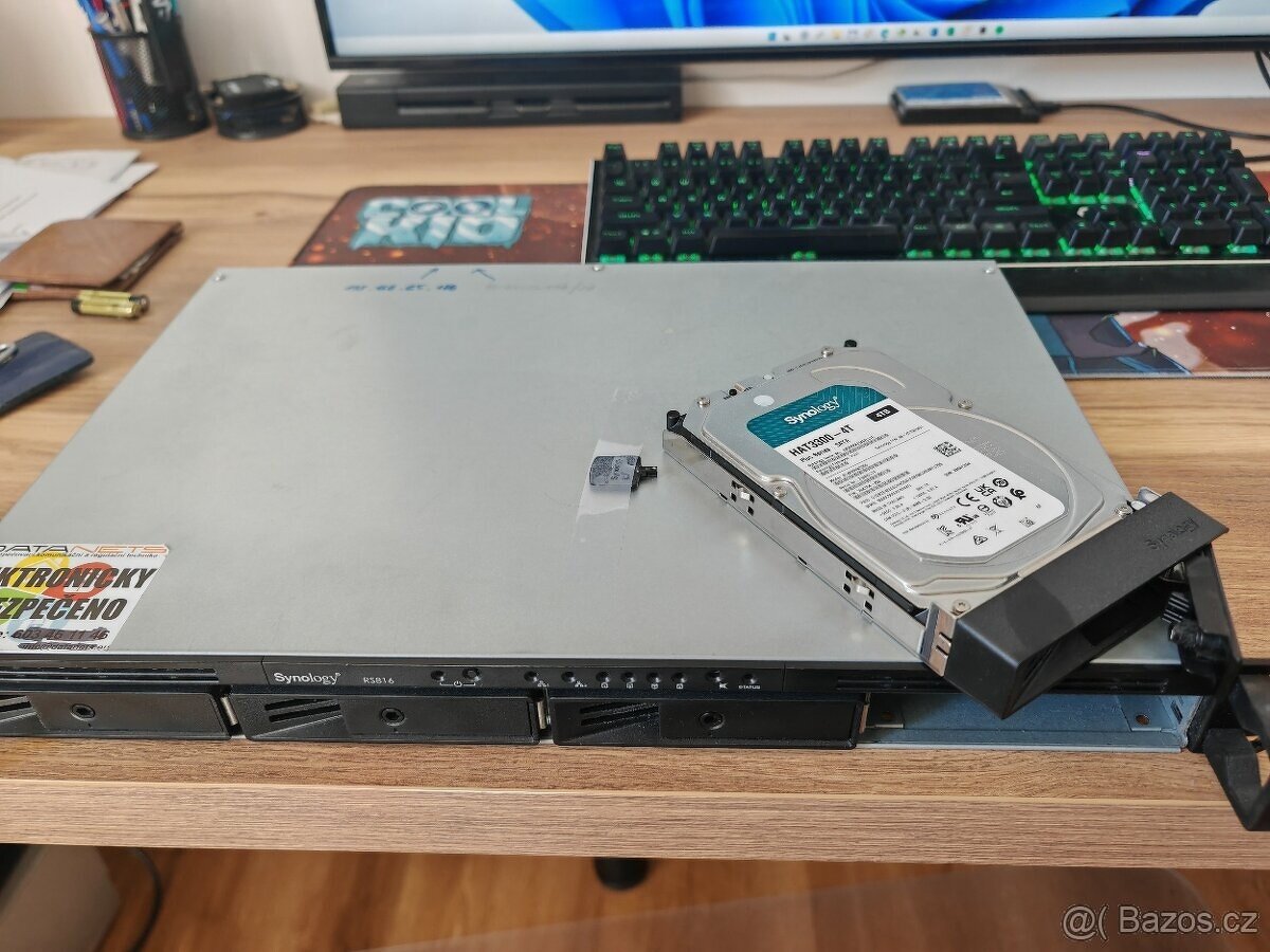 Synology NAS RS 816 (bez disků)