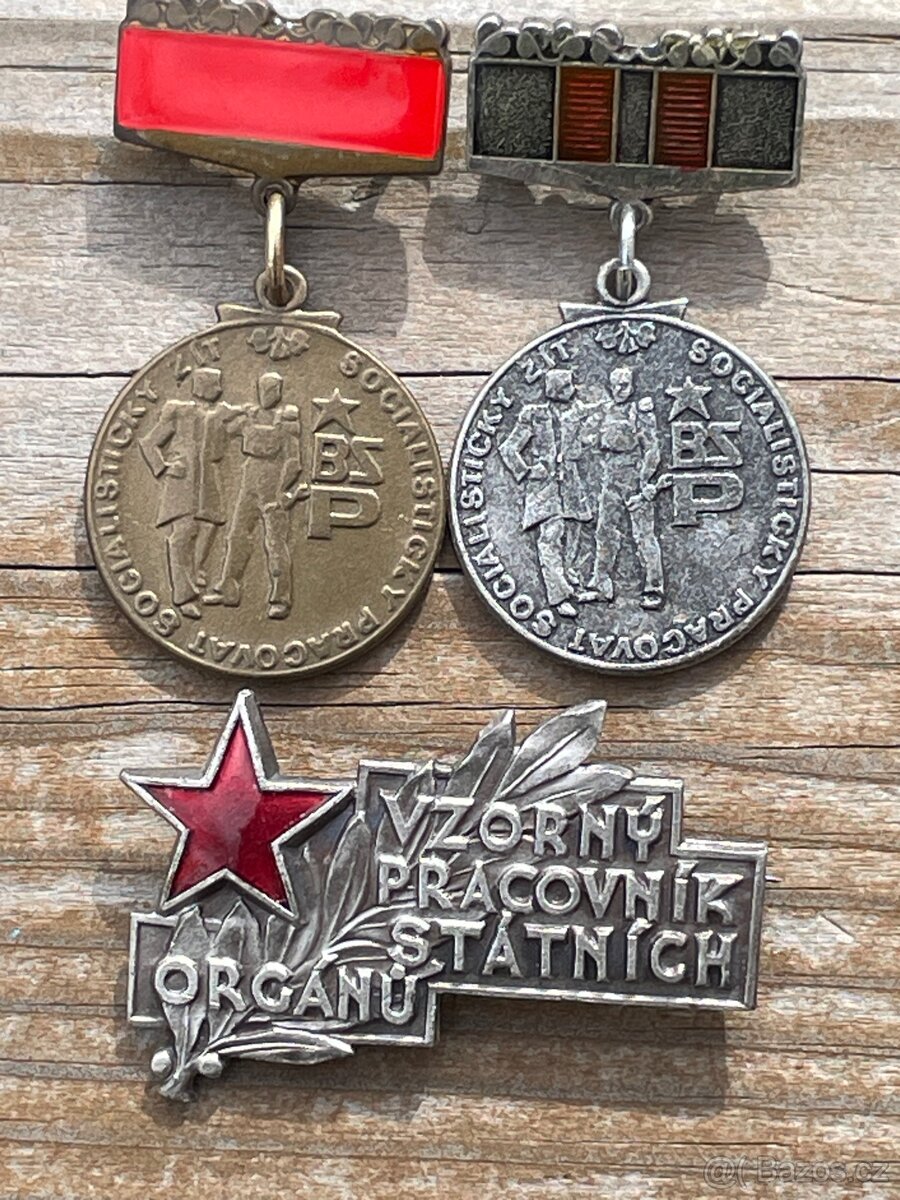 Sada 3 ks historických odznaků/medailí ČSSR
