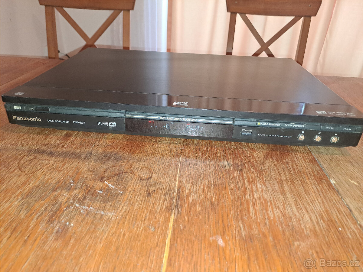 DVD přehrávač Panasonic DVD-S75